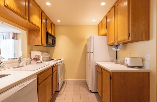 San Diego Country Estates Hotel | 2 Spacious Units | Full Kitchens & Pool Access | Ramona San Diego
