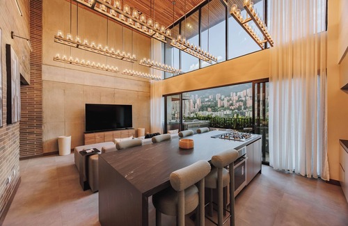 La Florida Apartment | 2-story 2470 sqft duplex with breathtaking view to El Poblado