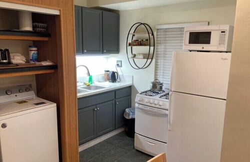 La Brea Apartment | 2 Stylish Studio apartments