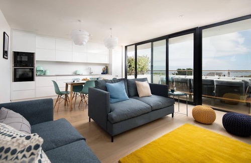 St Abbs Apartment | 2 THE BAY - contemporary apartment with magnificent views over Coldingham Bay.