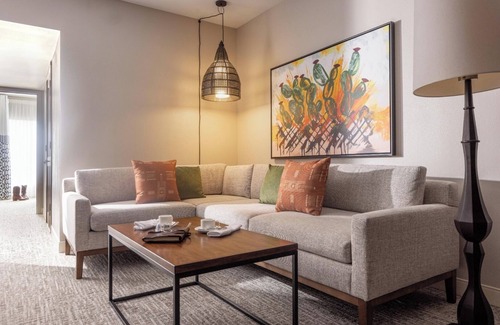Downtown San Antonio Hotel | 2 Units, Deluxe City View Double at Hotel Contessa, Dog-friendly Property
