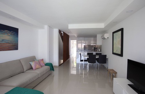 Pasito Blanco House | 2´ WALK TO THE BEACH, SWIMMING POOL, 4 BEDROOMS, LUXURY VILLA, PRIVATE RESIDENCE