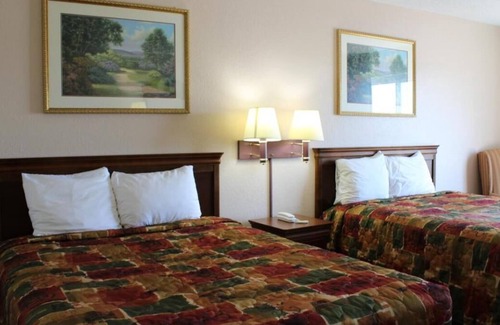 Mount Vernon House | 2 x Non-Smoking Two Queen Beds at FairBridge Inn Express Mt Vernon