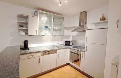 Sendling - Westpark Apartment | 2 Zi Wohnung, Nähe Harras U6/s7, 4-5 Personen