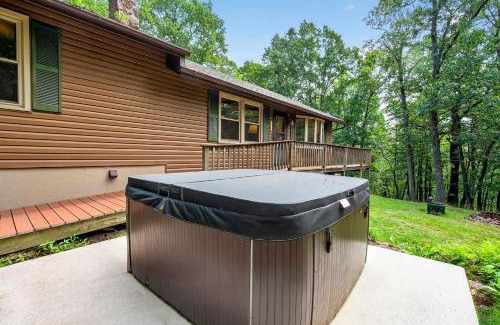 South Fork Ski Chalet | 20 acres w Private Pavilion, Fireplace & Fire Pit