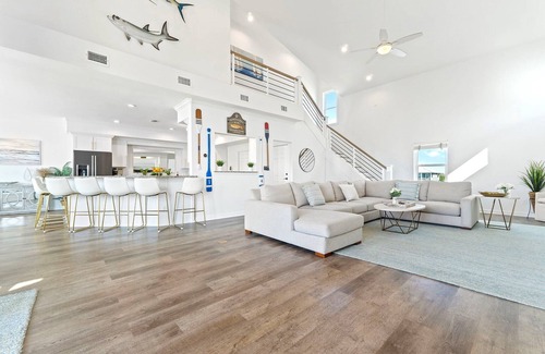 Villa Segunda House | 20 ft from Beach Access, Sleeps 31, Pool, Bikes, Ping Pong, 2 Kitchens, Pets