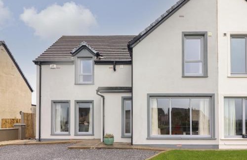 Fenit House | 20 Lighthouse Village