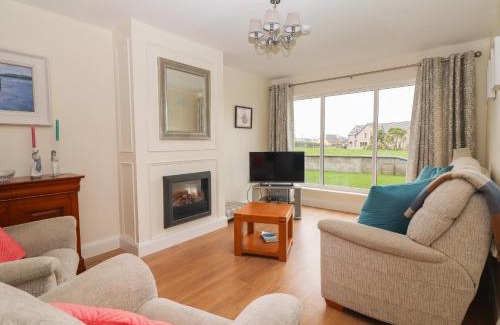 Fenit House | 20 Lighthouse Village