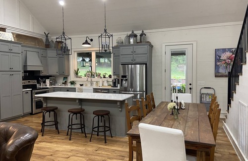 Northport House | 20 min to Bryant Denny Stadium! 5min to public boat landing at Lake Tuscaloosa!