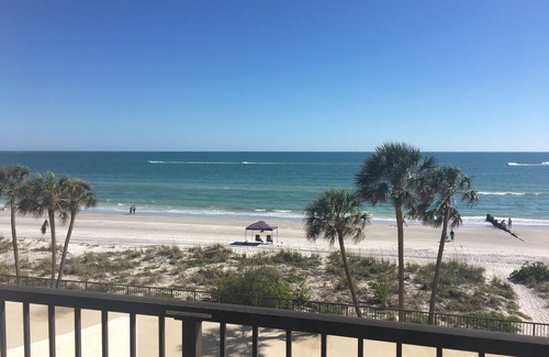 Madeira Beach Condo | 20% SAVINGS ON 2025 BOOKINGS thru November