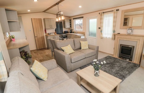 West Heslerton Cottage | 20 WOLDS VIEW, pet friendly, with a garden in West Heslerton