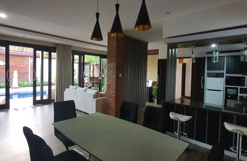 Lovina Villa | 200 m from Lovina beach, quiet and central area.