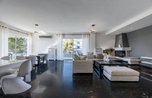 Glyfada Apartment | 200 m² Apartment ∙ 3 bedrooms ∙ 6 guests