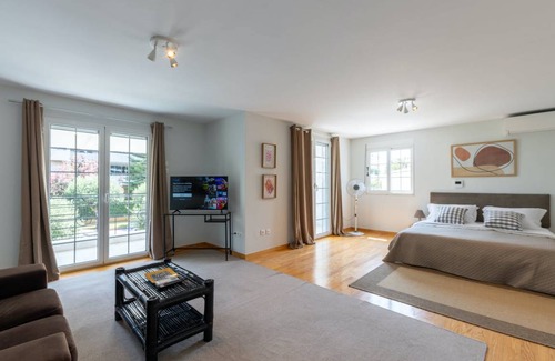 Glyfada Apartment | 200 m² Apartment ∙ 3 bedrooms ∙ 6 guests