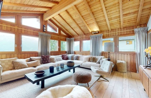 Heremence Ski Chalet | 200 m² Chalet ∙ 6 bedrooms ∙ 12 guests