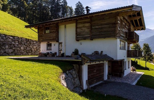 Helfenstein House | 200 m² House ∙ 4 bedrooms ∙ 8 guests