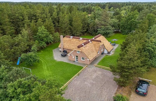 Houstrup House | 200 m² House ∙ 1 bedroom ∙ 10 guests
