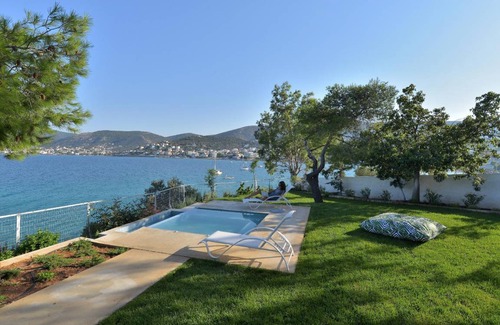 Porto Rafti House | 200 m² House ∙ 4 bedrooms ∙ 10 guests