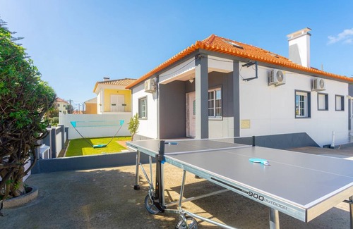 Charneca de Caparica e Sobreda Villa | 200 m² Villa ∙ 4 bedrooms ∙ 8 guests