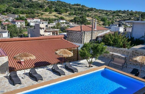 Vlachiana Villa | 200 m² Villa ∙ 3 bedrooms ∙ 12 guests