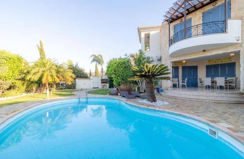 Neo Chorio Villa | 200 m² Villa ∙ 4 bedrooms ∙ 8 guests
