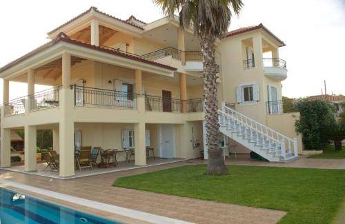 Messini Villa | 200 m² Villa ∙ 4 bedrooms ∙ 10 guests