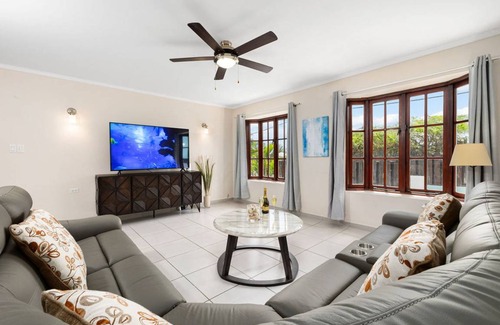 Boegoeroei Villa | 200 m² Villa ∙ 5 bedrooms ∙ 12 guests