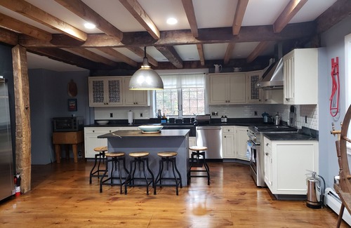 Heath House | 200 Year old updated Farmhouse on 12 acres - near Berkshire East Mountain Resort