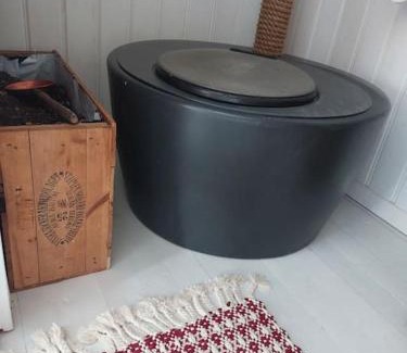 Taivassalo Ski Chalet | 200 years old small cottage with sauna close to archipelago