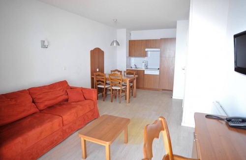La Mongie Apartment | 200m from shops, swimming pool, terrace, parking, tv, ski locker, 45m², Barèges/La Mongie