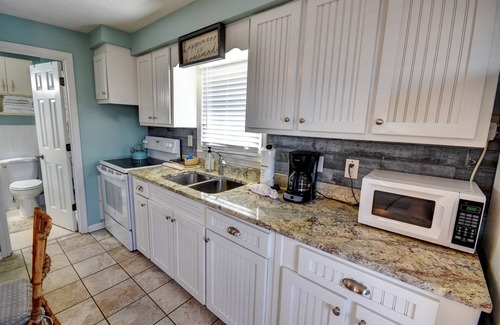 Cherry Grove Beach Condo | 202 28th Ave Unit 6 1 Bedroom Condo