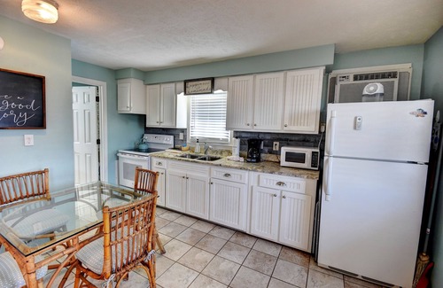 Cherry Grove Beach Condo | 202 28th Ave Unit 6 1 Bedroom Condo