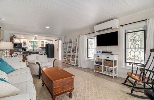 Manistee Cottage | 2024 Remodel! Updated Cottage near Beach and Park