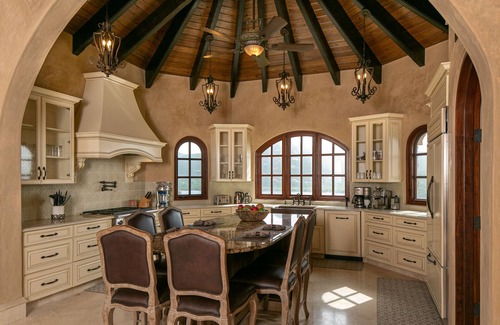 Ditleff Point Villa | 2024 Winner Vrbo's Vacation Rental of the Year: Villa Cin Cin!