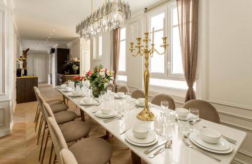 Faubourg-du-Roule Apartment | 203 m² Apartment ∙ 7 bedrooms ∙ 14 guests
