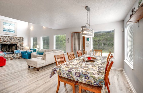 Lincoln City House | 203 m² House ∙ 5 bedrooms ∙ 15 guests