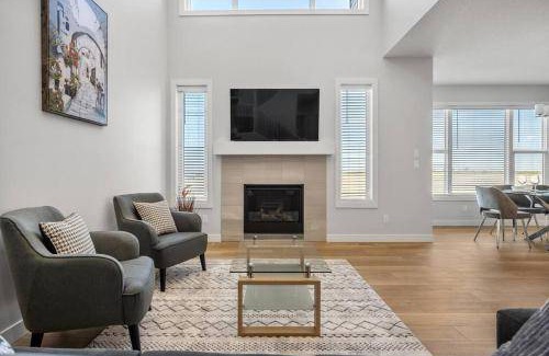 Southeast Calgary House | 204 m² House ∙ 3 bedrooms ∙ 6 guests