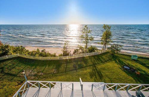 Lake Michigan Beach House | 204 m² House ∙ 5 bedrooms ∙ 11 guests