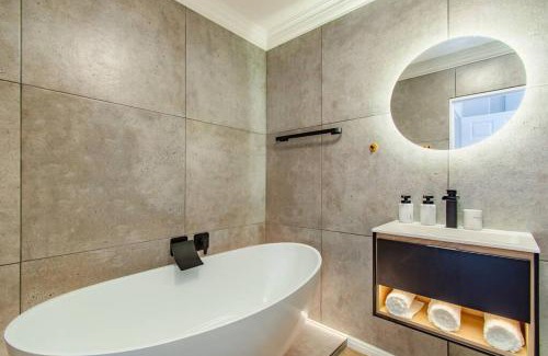 Strand Apartment | 204 Wavecrest Strand Beach Villa