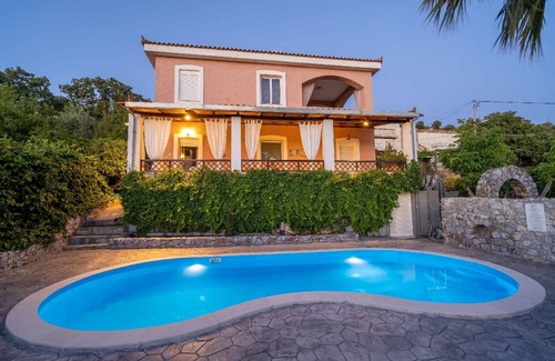 Armenoi House | 205 m² House ∙ 4 bedrooms ∙ 10 guests