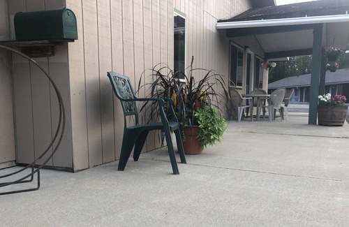 Hill City Apartment | # 207 Super Suite/HILL LAKE access on ATV TrailHead/GOLF!!