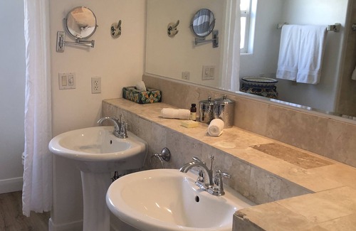 St. George Resort | 21- St George Condo 1king, 1Queen, fold down chair -pool, hot tub.