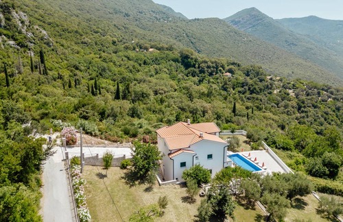 Sasovici House | 210 m² House ∙ 4 bedrooms ∙ 8 guests