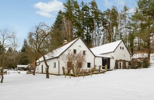 Benesov nad Cernou Villa | 210 m² Villa ∙ 5 bedrooms ∙ 15 guests