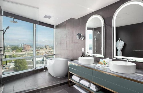 Richmond City Centre Hotel | 211 m² Hotel ∙ 2 bedrooms ∙ 127 guests