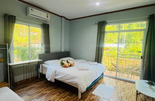 Lan Sak House | 214 m² House ∙ 3 bedrooms ∙ 7 guests