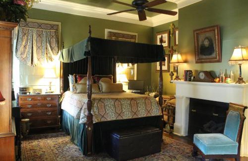 Ansonborough Bed & Breakfast | 22 Charlotte