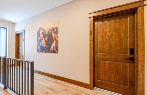 East Kootenay Apartment | 22 Sunniva by StayIn