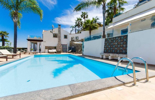Taormina House | 220 m² House ∙ 3 bedrooms ∙ 8 guests