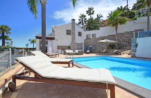 Taormina House | 220 m² House ∙ 3 bedrooms ∙ 8 guests